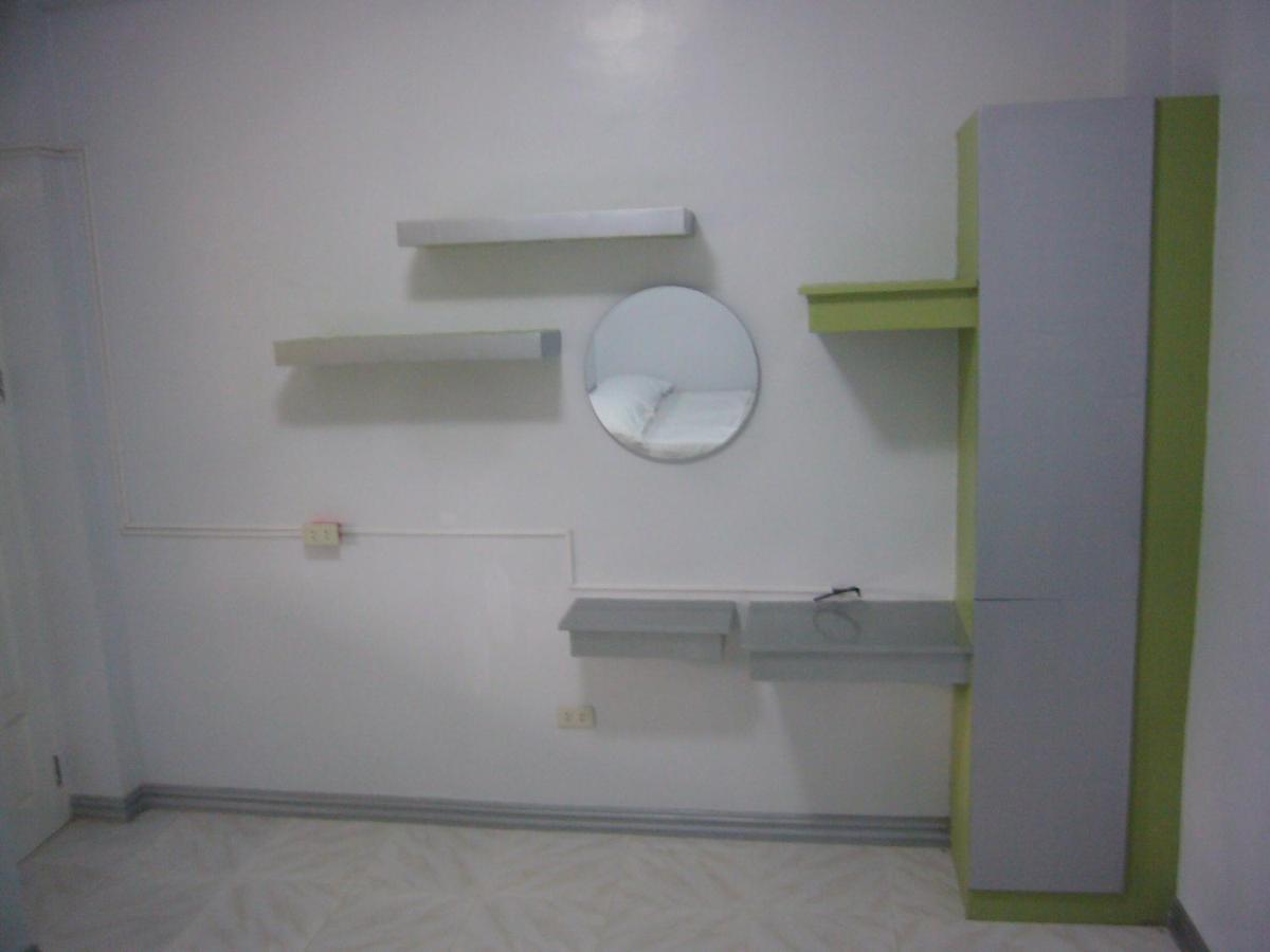 Bambooze Hauz Hotel Balabag  Room photo