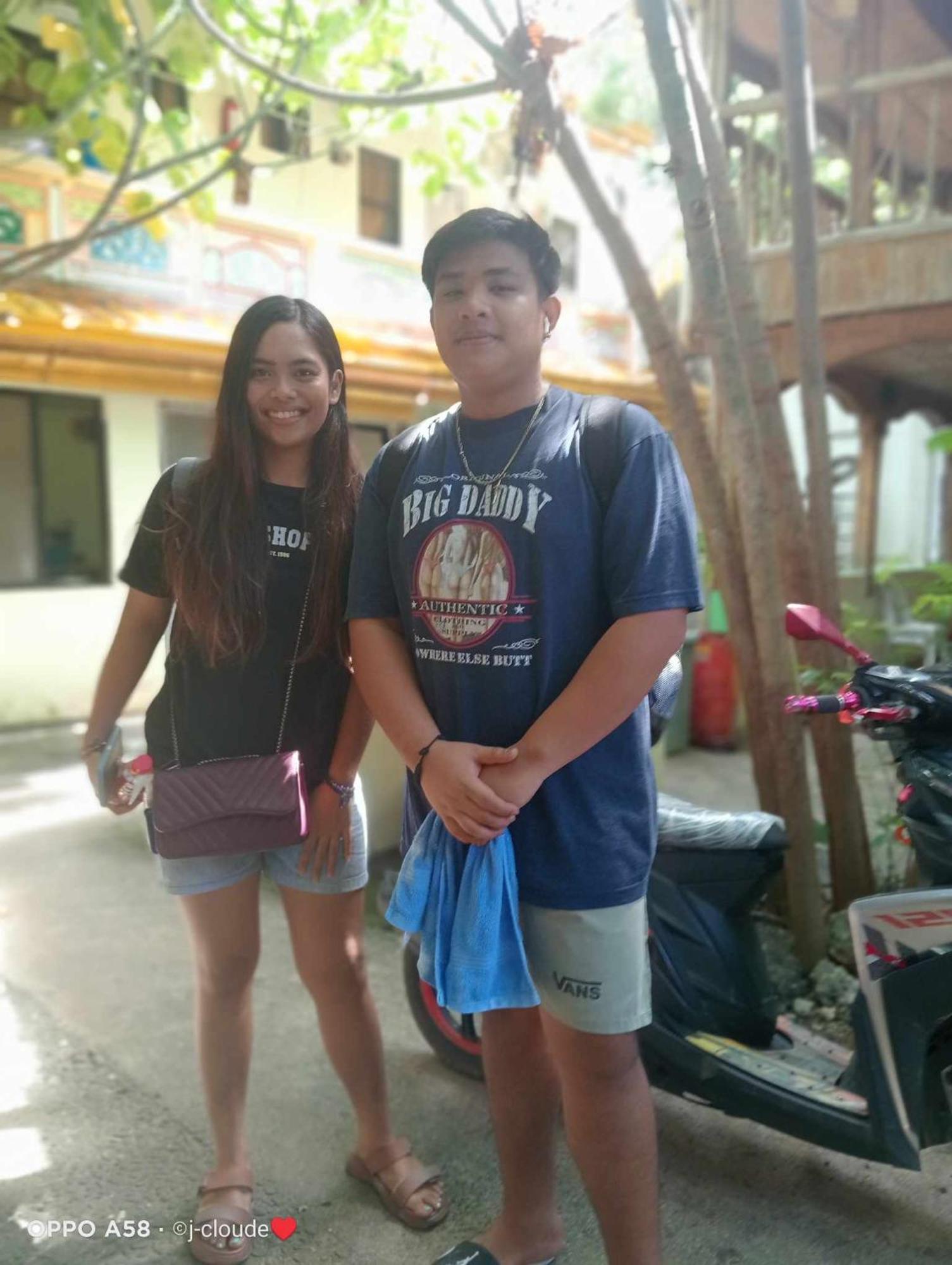 Bambooze Hauz Hotel Balabag  Exterior photo