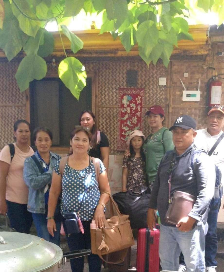 Bambooze Hauz Hotel Balabag  Exterior photo